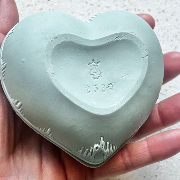 Antique Shafer & Vater Jasperware Heart Trinket Ring Box Courting Couple Grn W - Picture 8 of 13